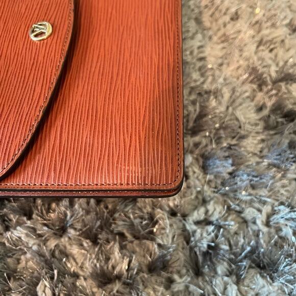 Louis Vuitton Vintage 80s Epi Leather Montaigne 20 Fawn Envelope Clutch Pouch - Picture 5 of 15